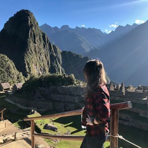 Meet your Posher, Larissa